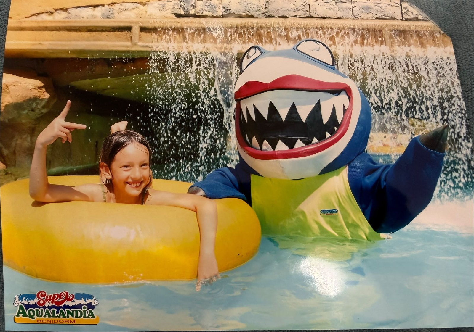 Distracție și pățanie în parcul de distracții Aqualandia – Benidorm